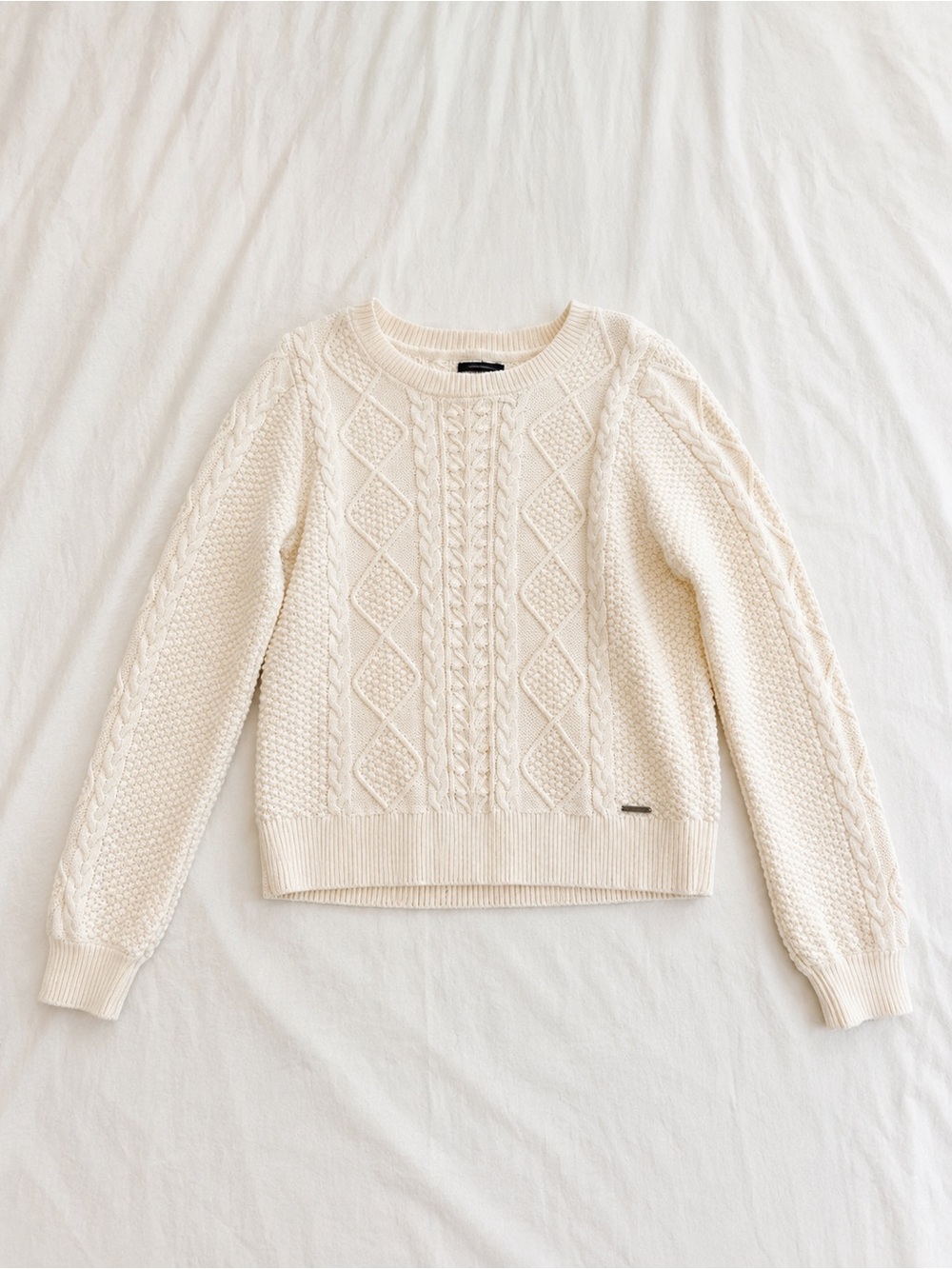 Abercrombie & Fitch cream cable knit sweater size S